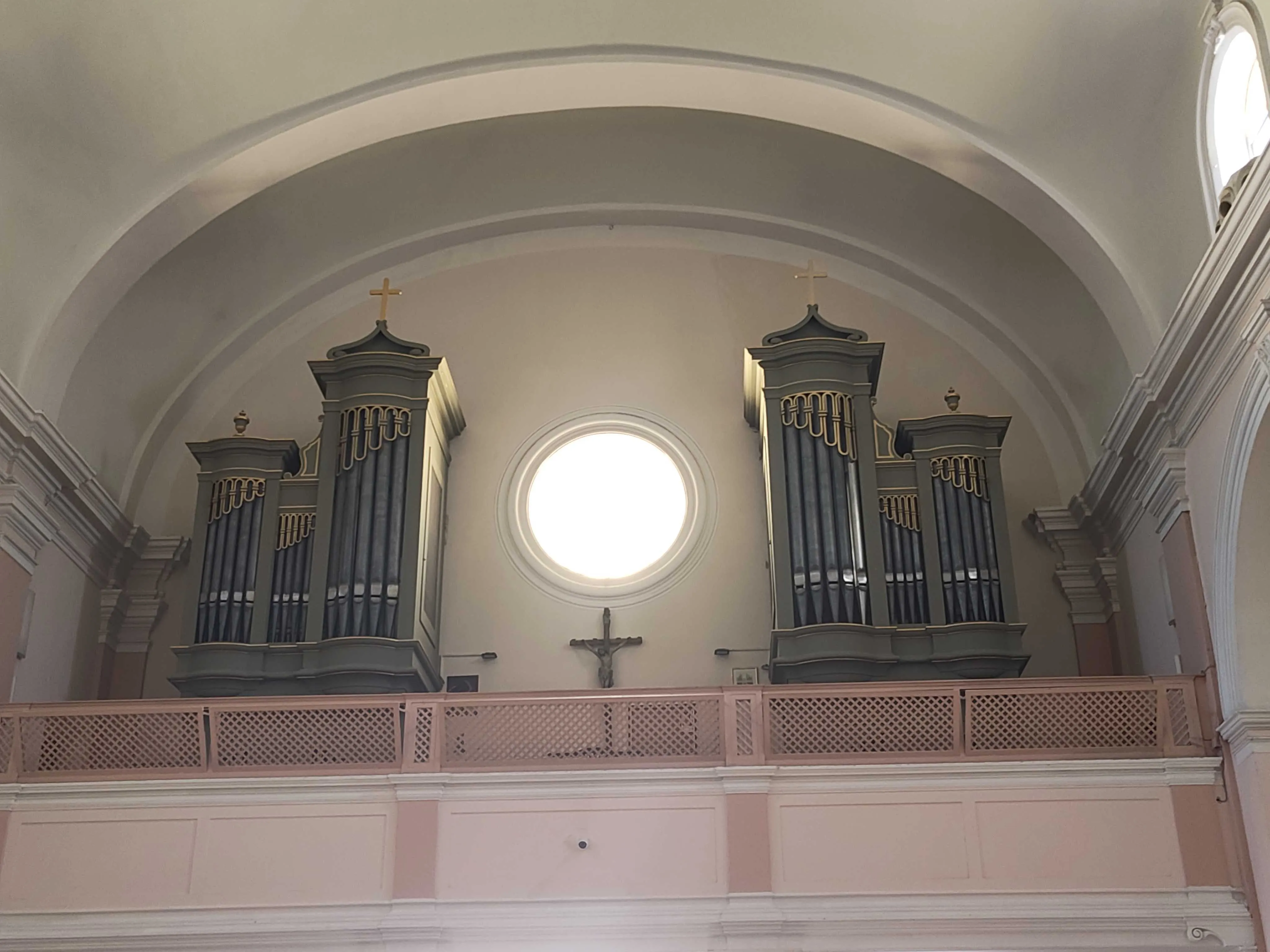 Another pipe organ