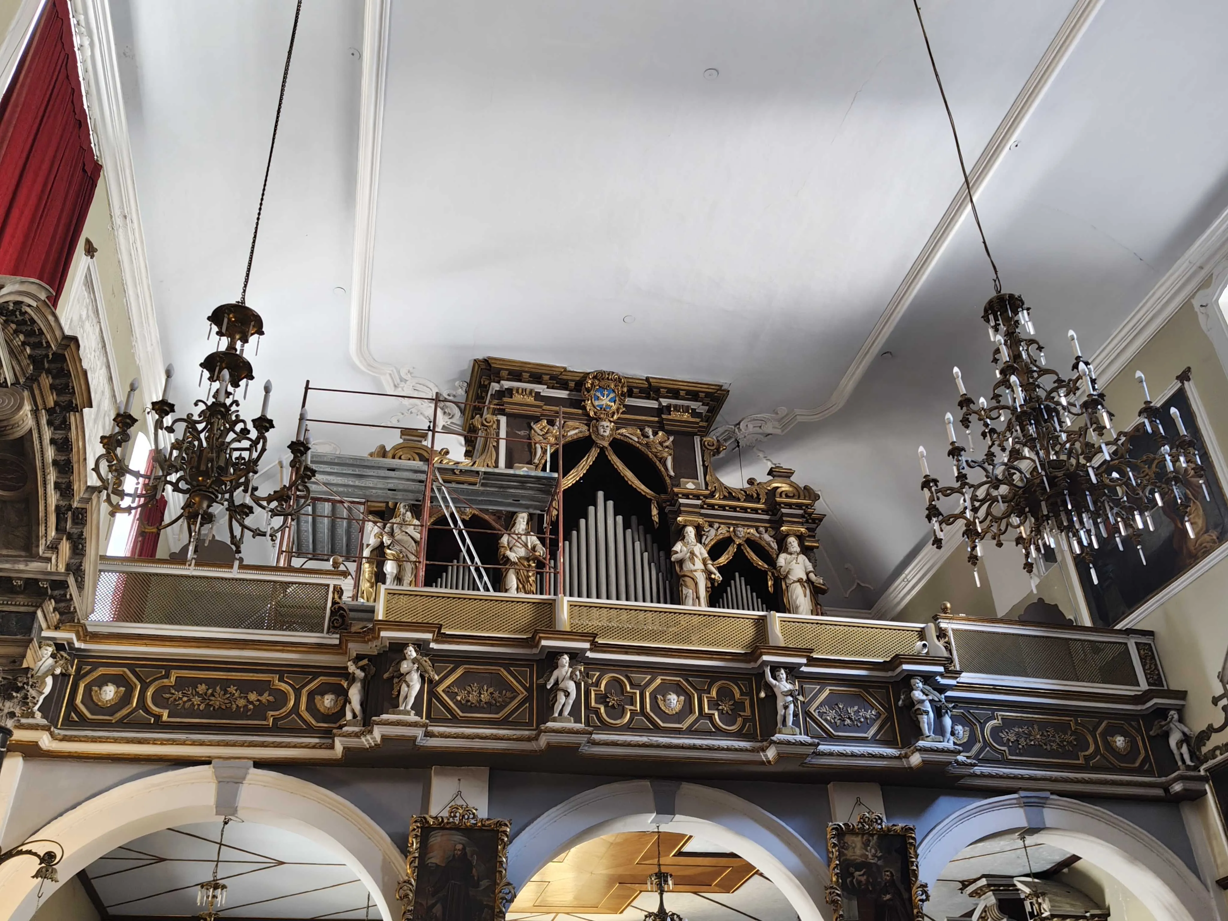 Another pipe organ