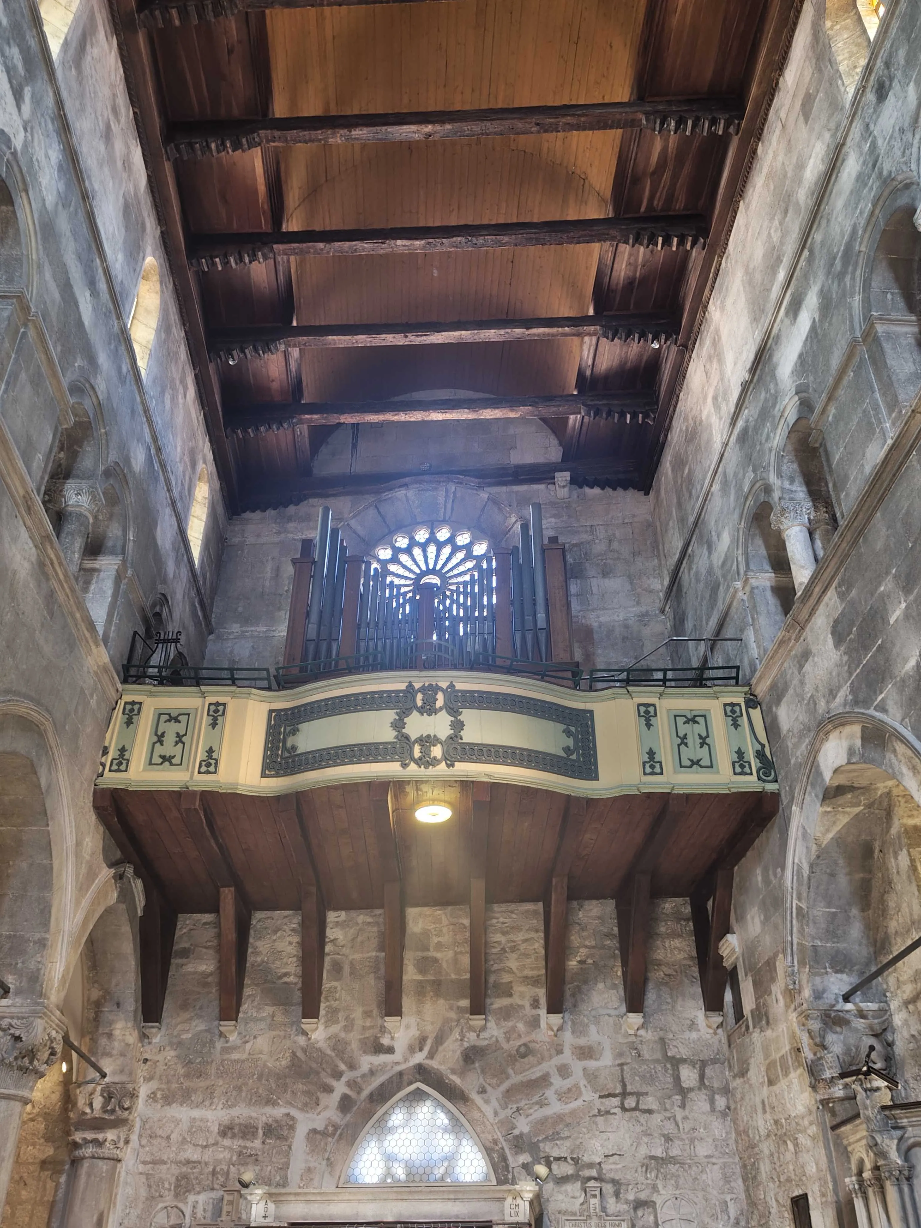 Another pipe organ