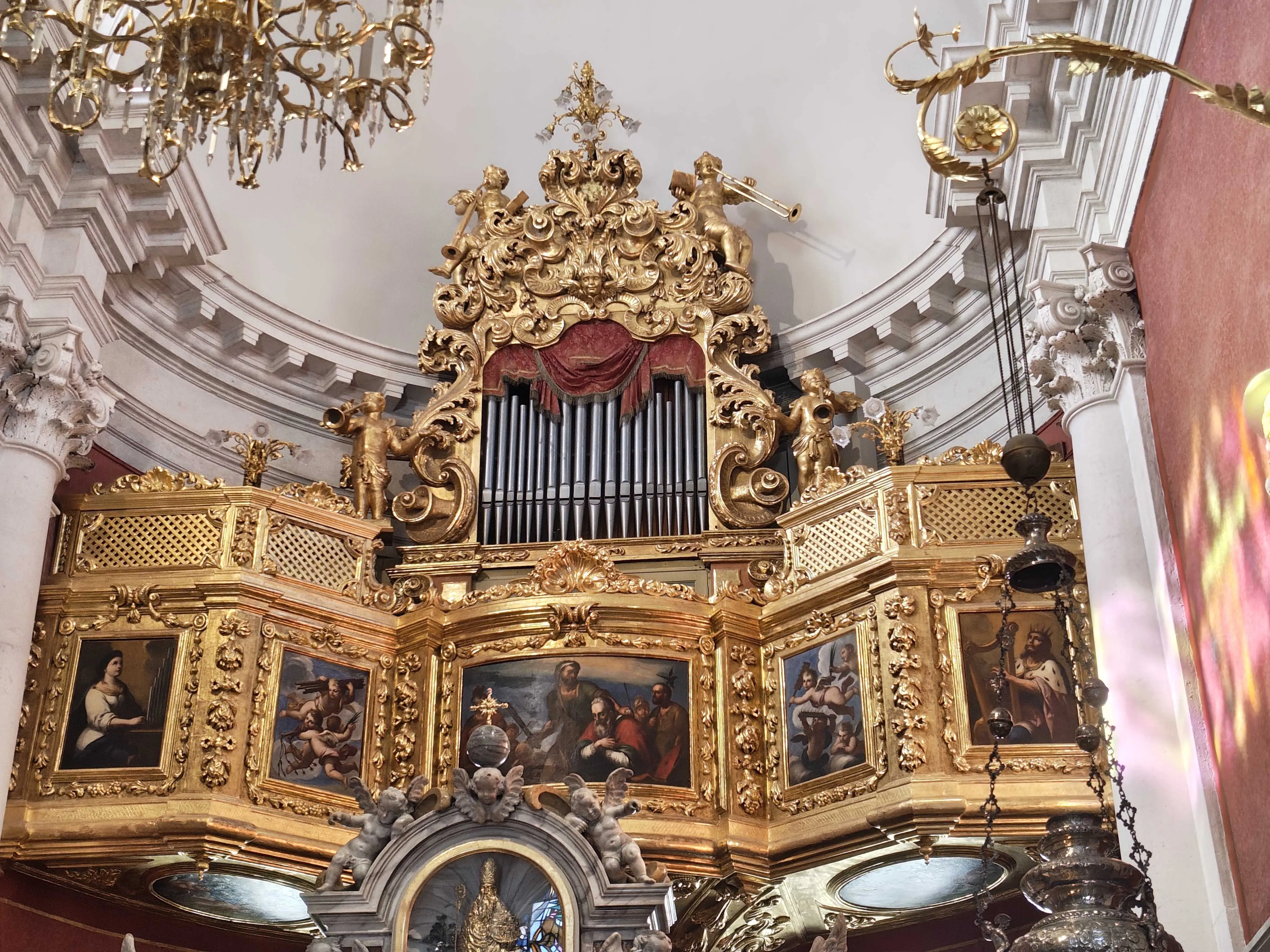 Another pipe organ